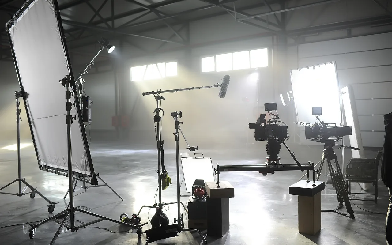 STUDIO - C
